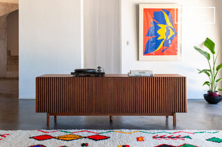 Mueble de TV en madera tono nogal Pillar