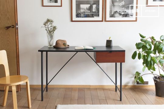 Bureau en bois noir